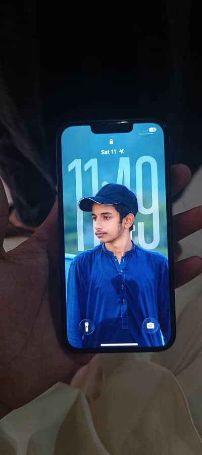 Apple iPhone 13