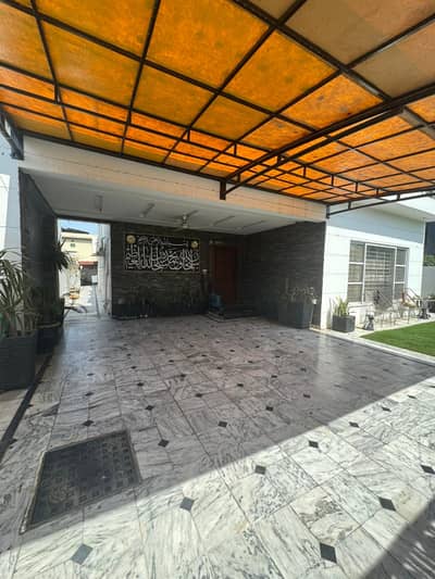 Seperate Enterance 3 Beds 1 Kanal Lower Portion for Rent in Ex Park view DHA Phase 8 Lahore.
