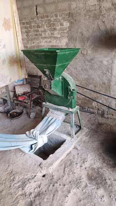Running atta chakki mini flour mill