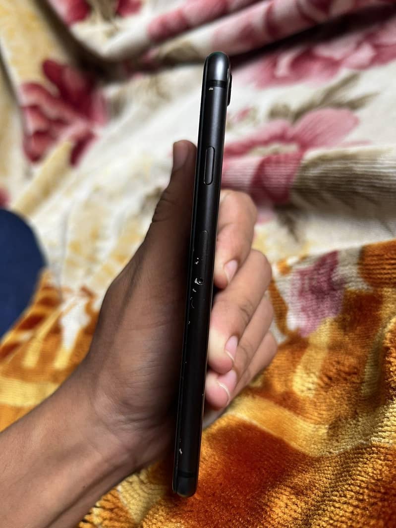 Apple iPhone 8 4