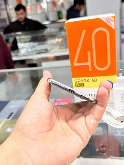 Tecno spark 40 pro plus