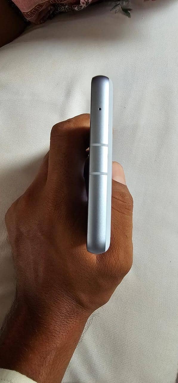 Google Pixel 7a 3