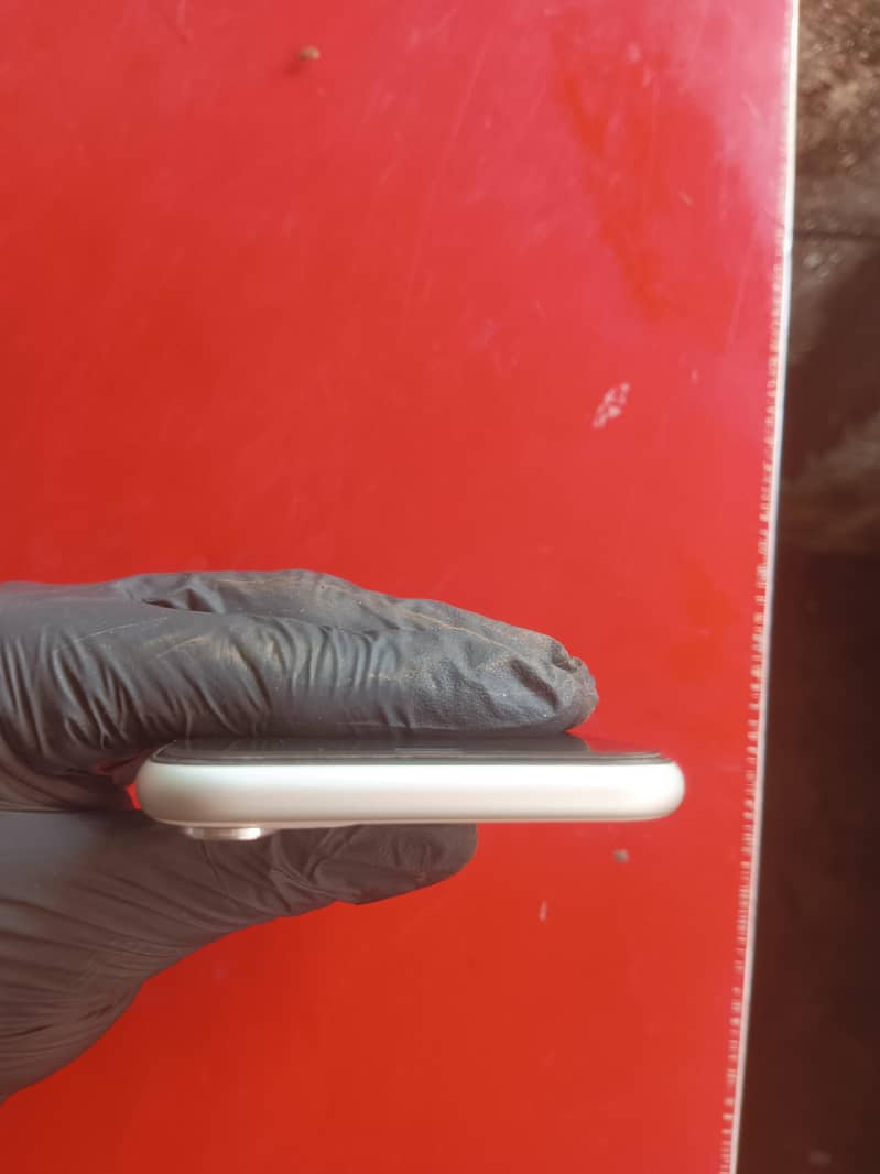 Apple iPhone 11 simple 3