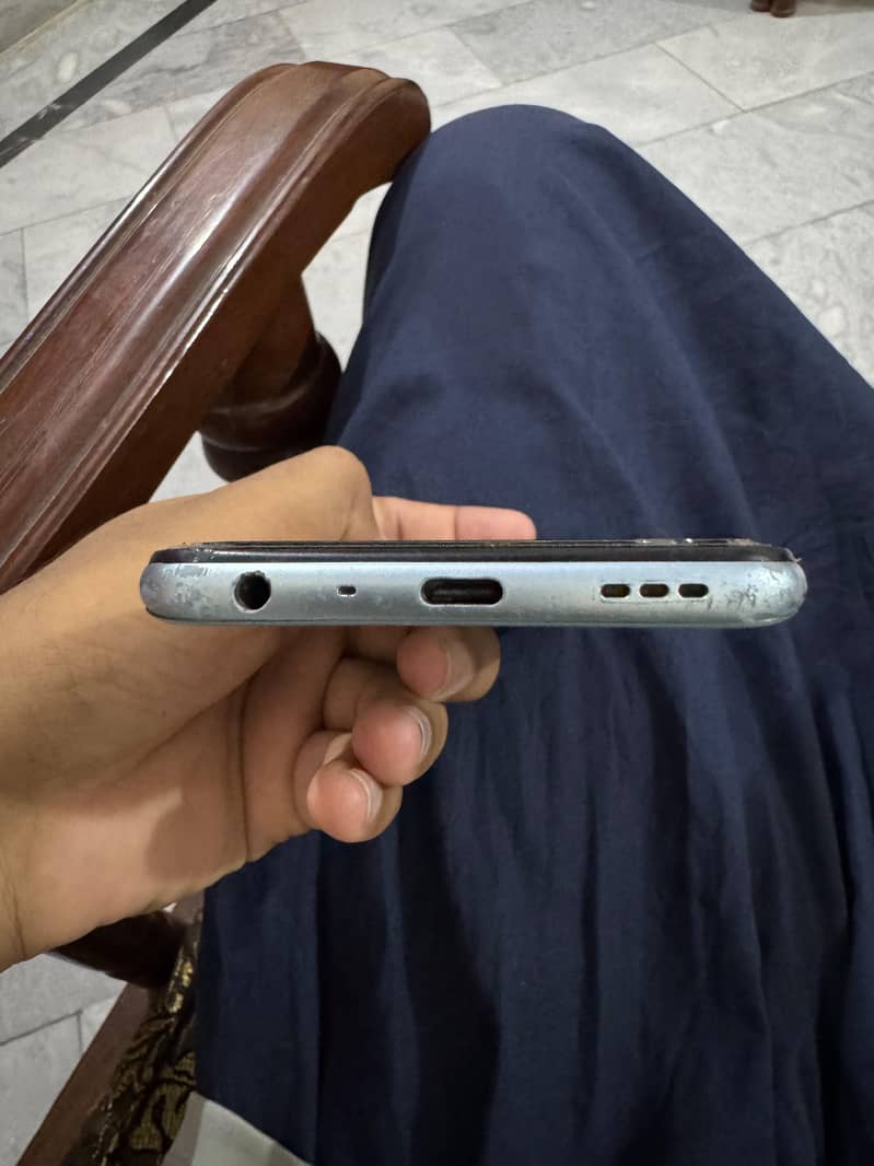 OPPO A76 3
