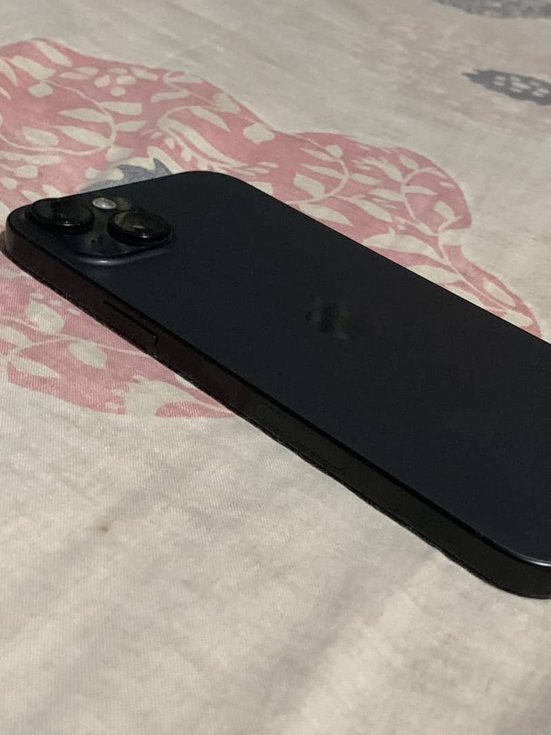 Apple iPhone 15 plus 1