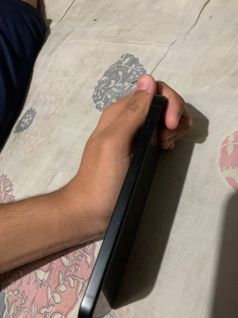 Apple iPhone 15 plus 5