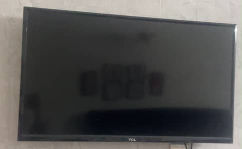 TCL’s B2800 LED TV series large 42 inches display with full hd display