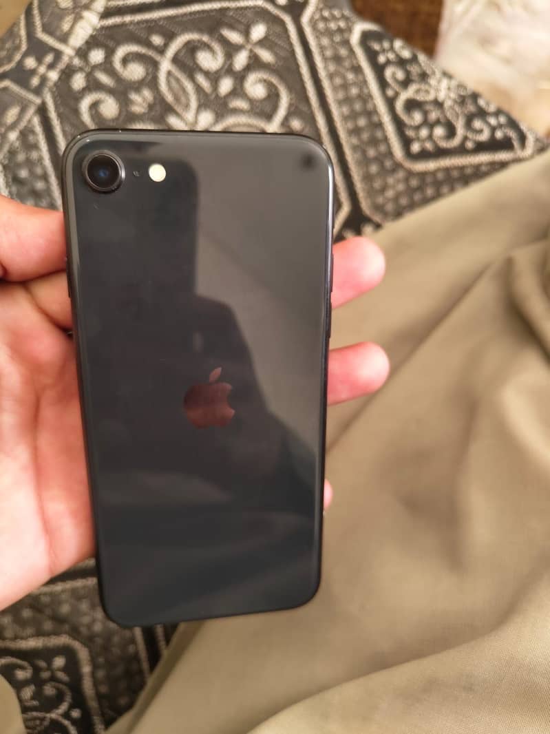 Apple iPhone SE 3