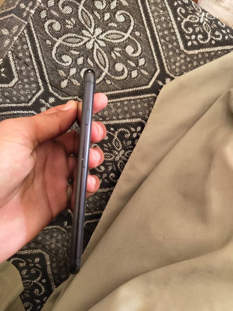 Apple iPhone SE 7