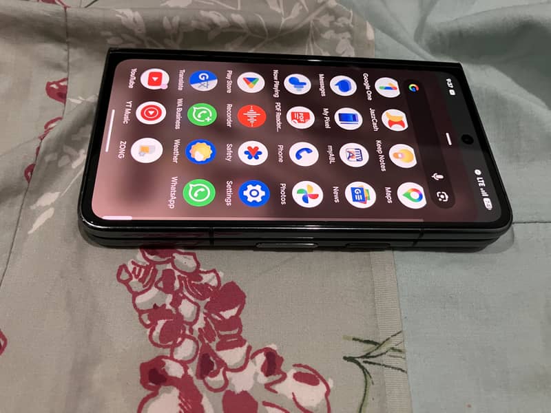 Google pixel fold 9
