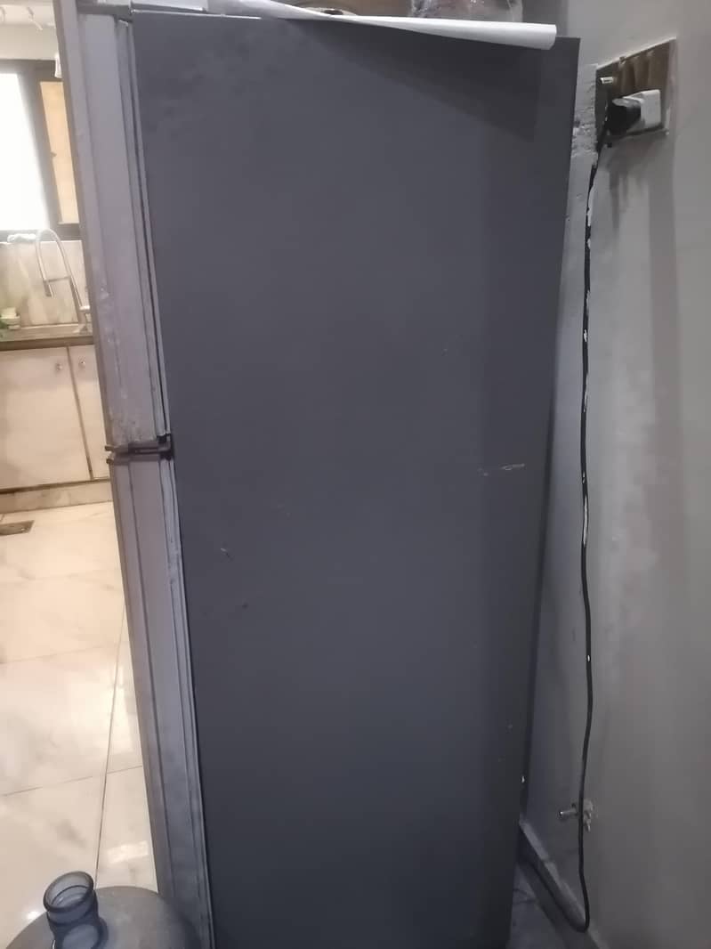 Waves fridge 1