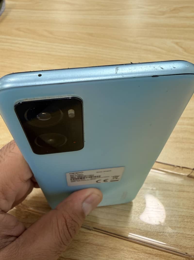 OPPO A76 1