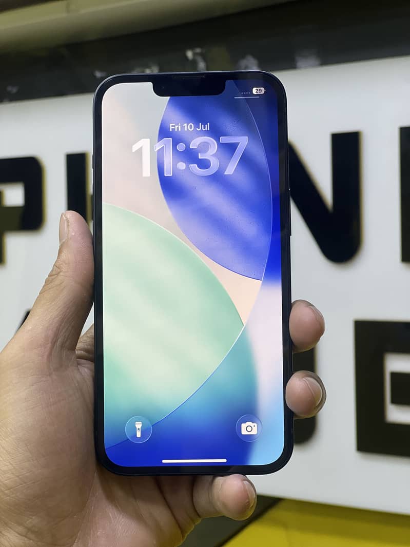 Apple iPhone 13 3