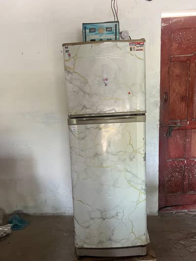 Used Refrigerator in Good Condition – Fully Working