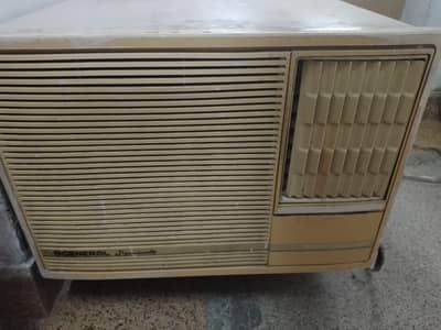 General window ac in orignal Gas in Sargodha city