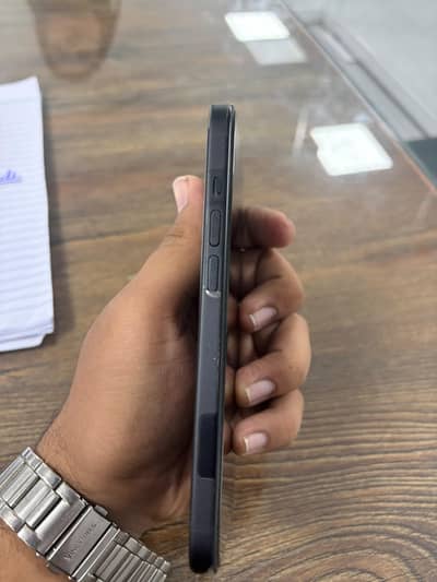 Apple iPhone 15
