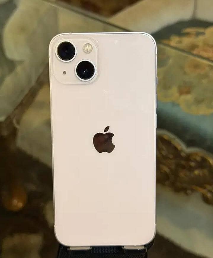 Apple iPhone 13 0
