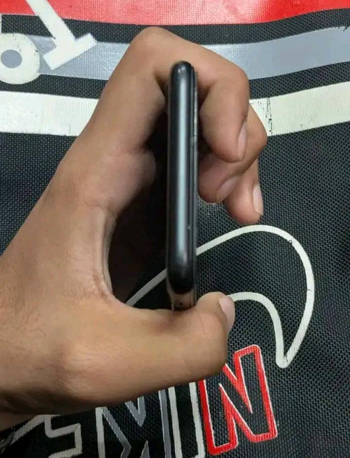 Apple iPhone 7 3