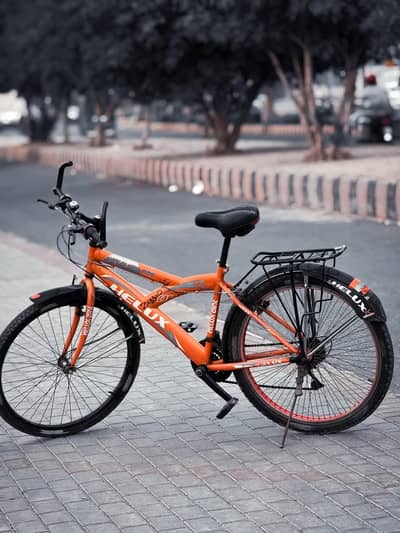 HELUX Bicycle in Good Condition Gear System Not Working Baki all Okay