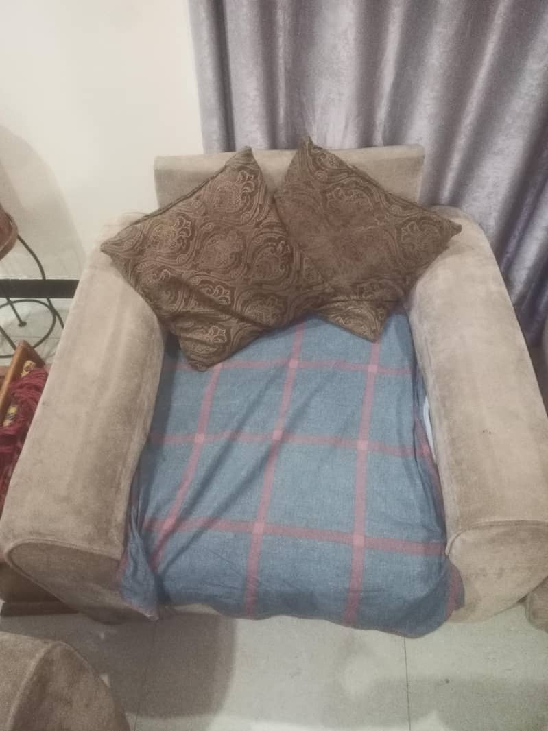 7 Seater sofa 1