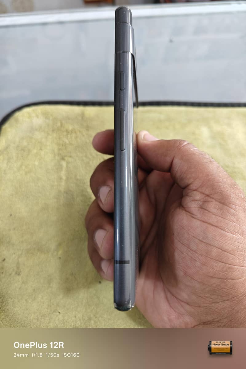 Google Pixel 7a 2