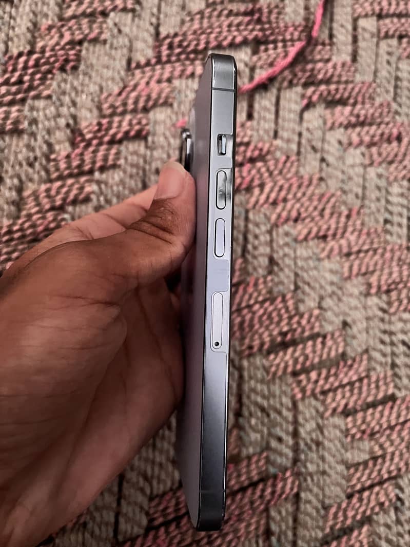 Apple iPhone 13 Pro 1