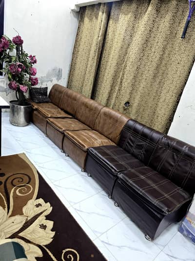 6 pcs of Mini Sofa seti for office and 1 Artifical flower and port
