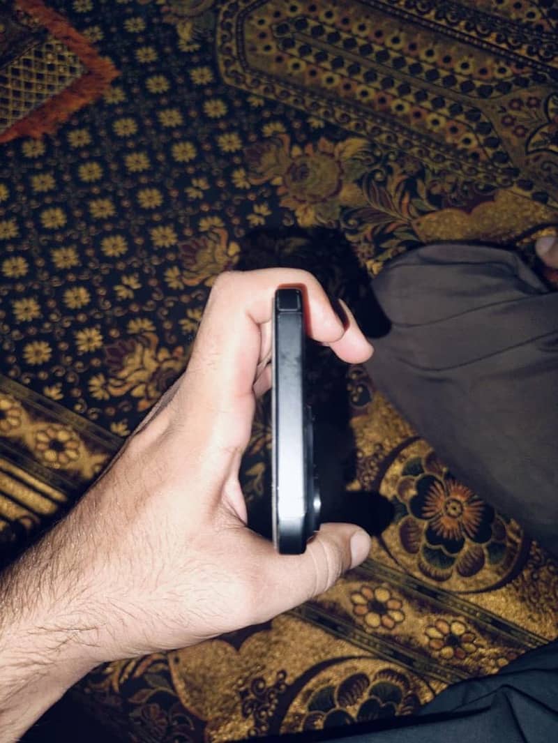 Apple iPhone 15 Pro Max 0