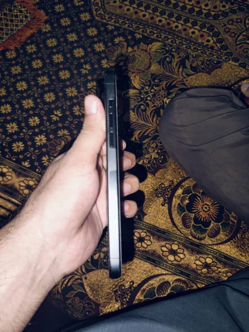 Apple iPhone 15 Pro Max 1