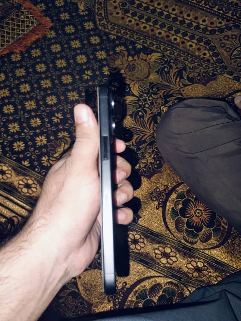 Apple iPhone 15 Pro Max 2