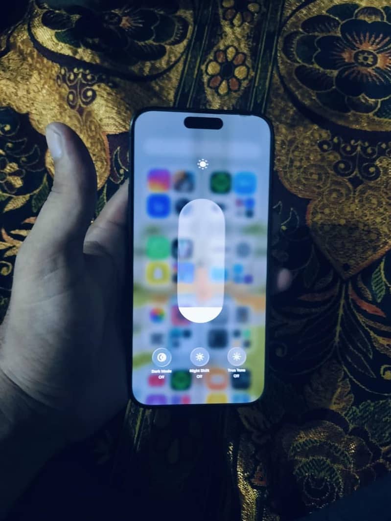 Apple iPhone 15 Pro Max 4