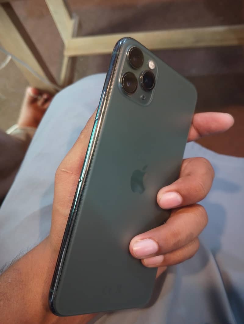 Apple iPhone 11 Pro Max 3