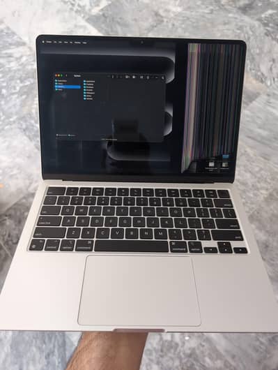 MacBook Air M2 2022 (Read ad)