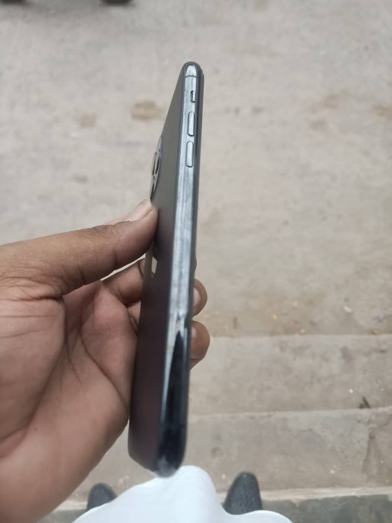 iPhone 11 Pro Max 2