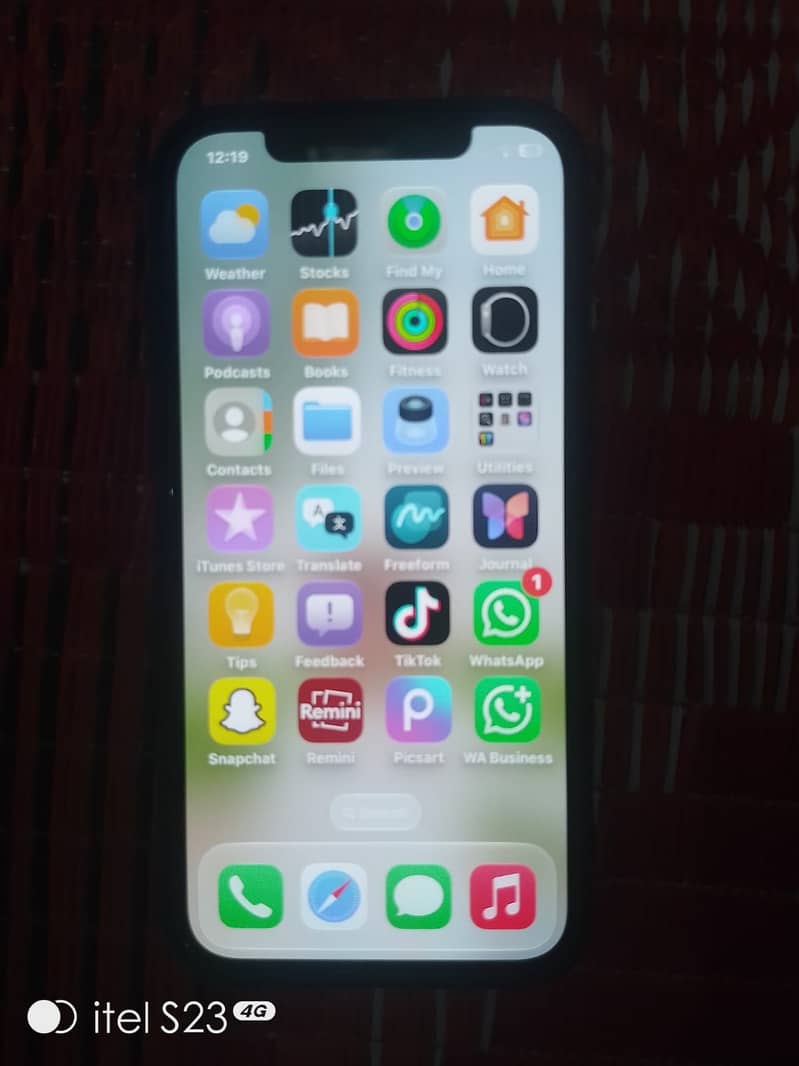 Apple iPhone 12 1