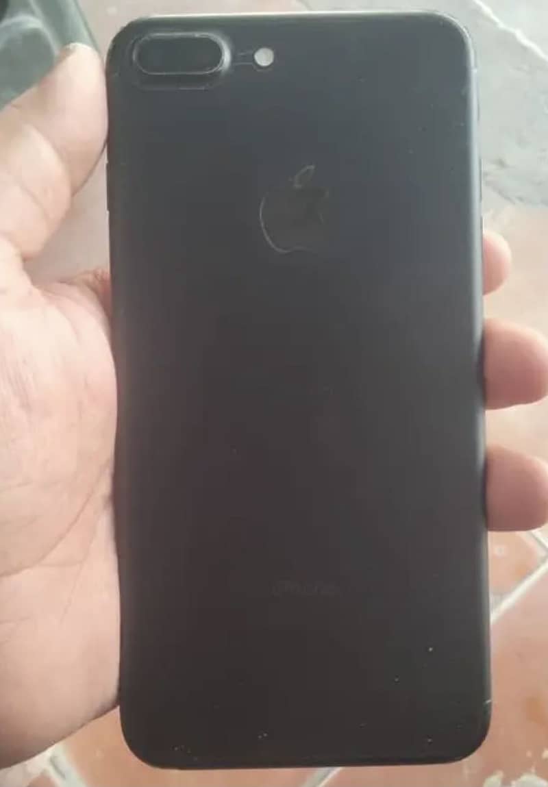 Apple iPhone 7 Plus 1