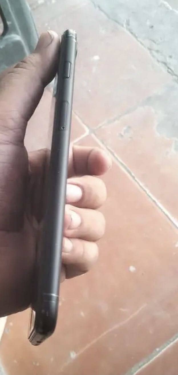 Apple iPhone 7 Plus 2