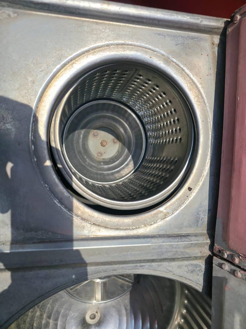 Indus Washing Machine 4