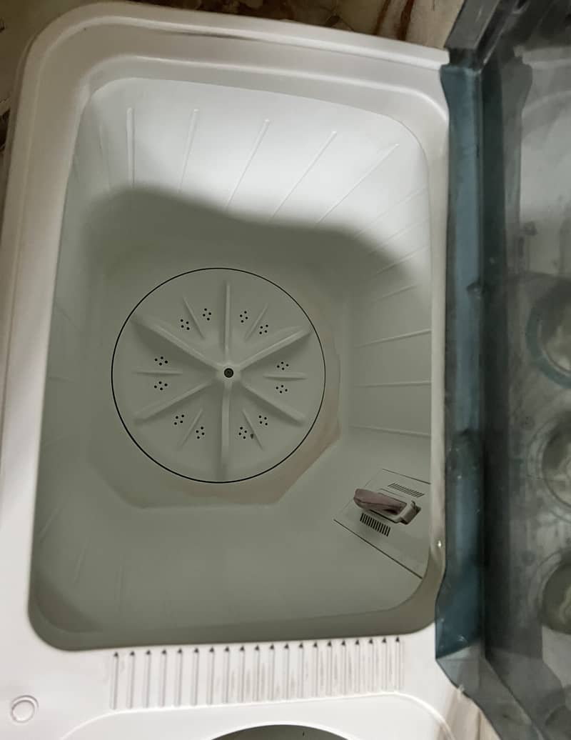 Dawlance wahing machine 1
