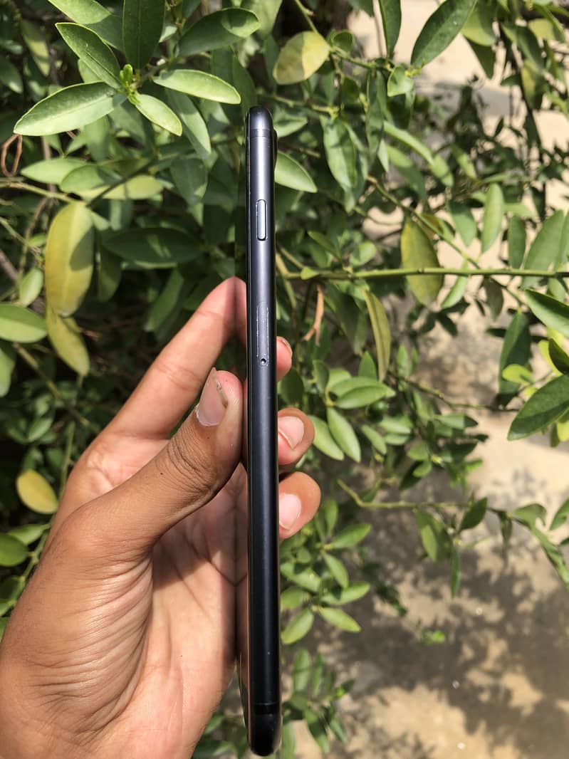 Apple iPhone 7 Plus 4