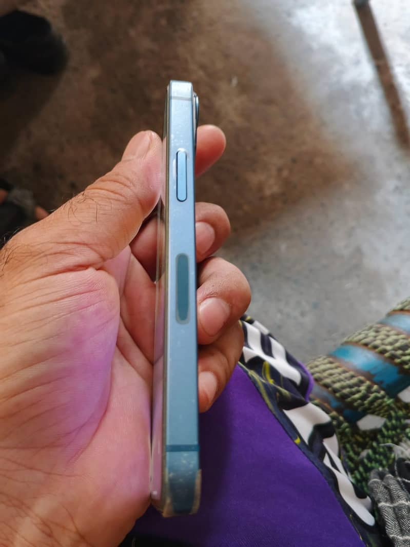 Apple iPhone 13 mini 8