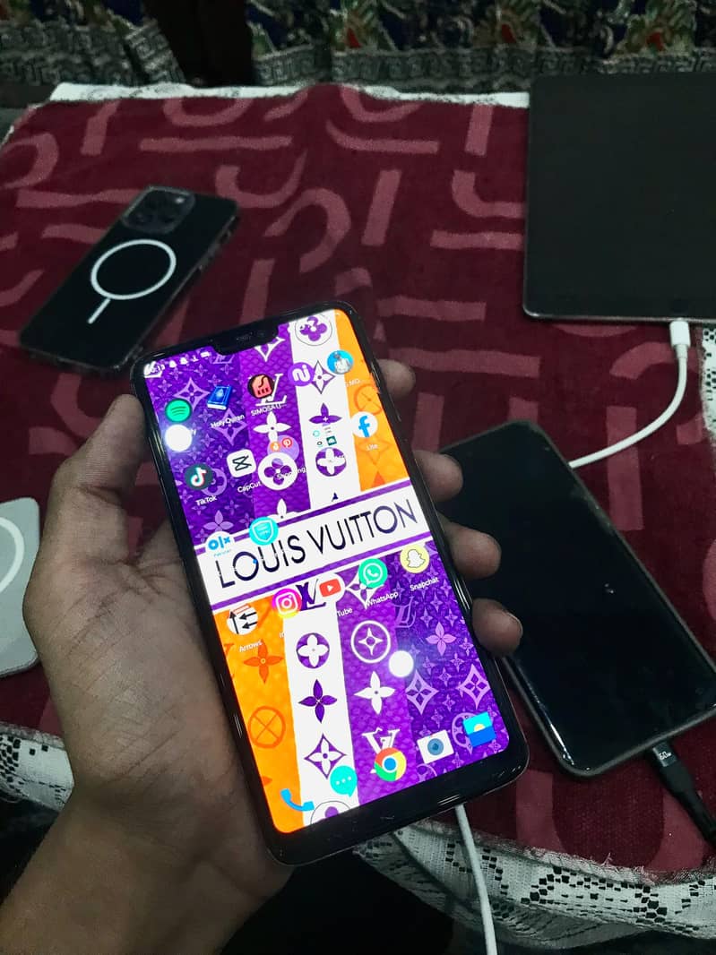 ONEPLUS 6 8/128 0