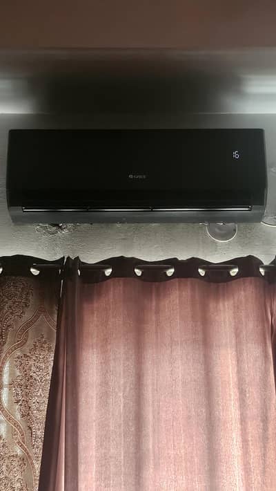 gree 1.5 ton inverter ac for sale . . . working right now.