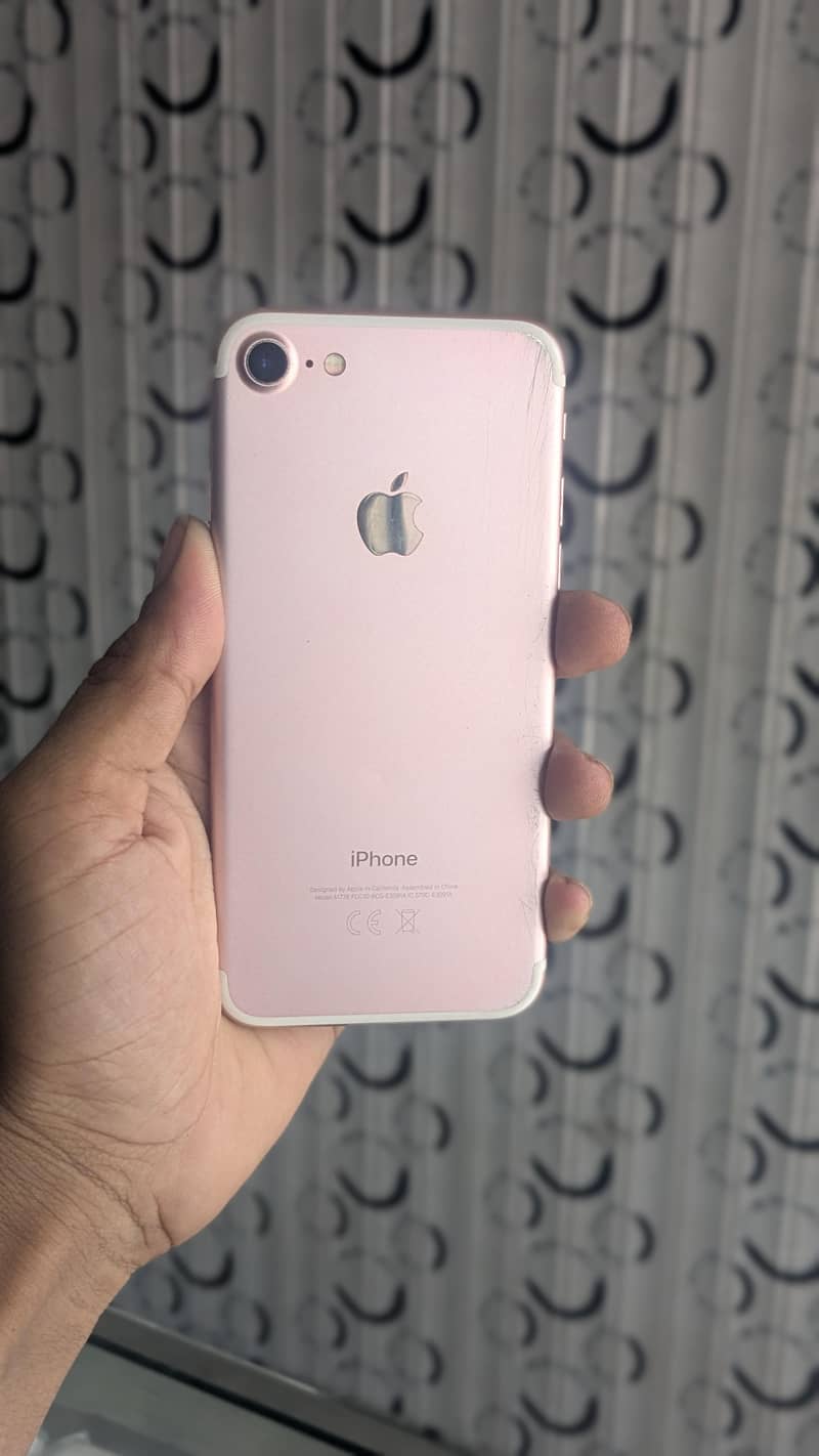 Apple iPhone 7 0