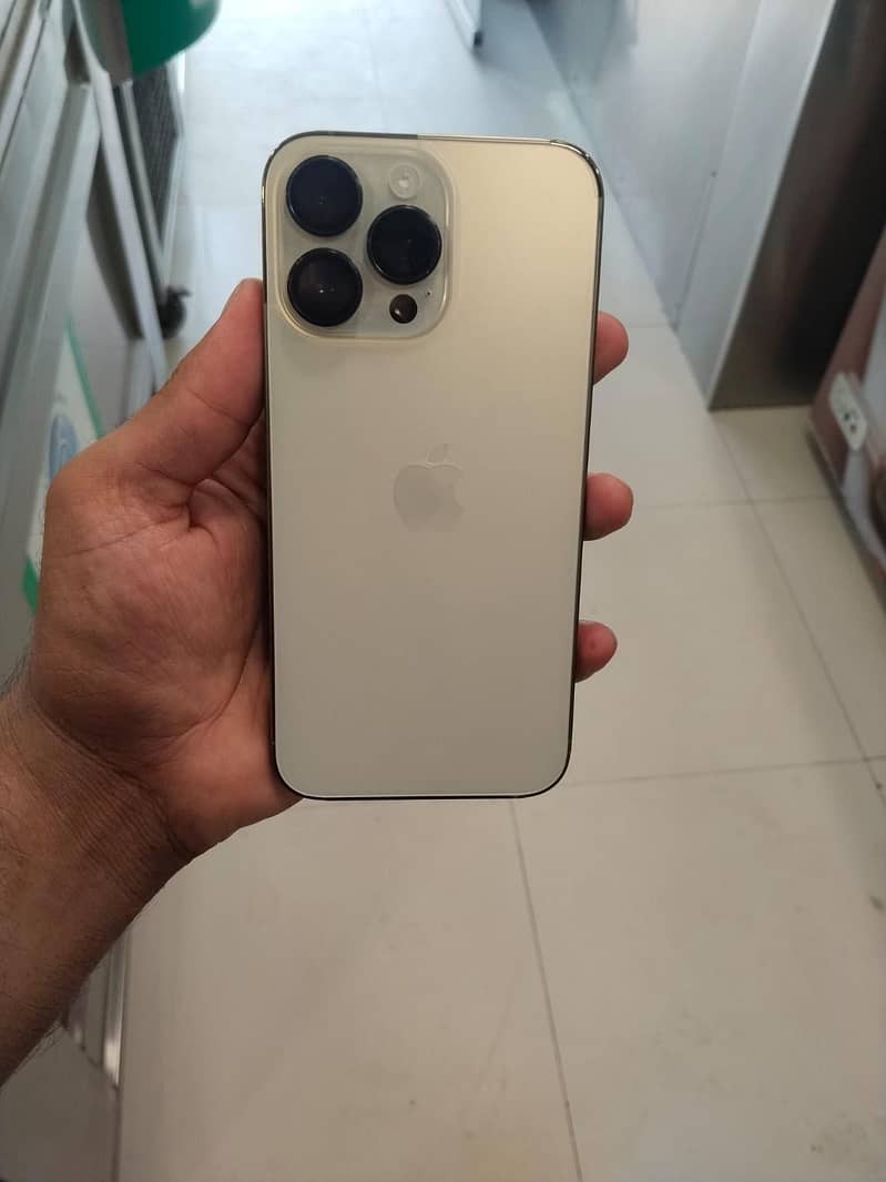 Apple iPhone 14 Pro Max 1
