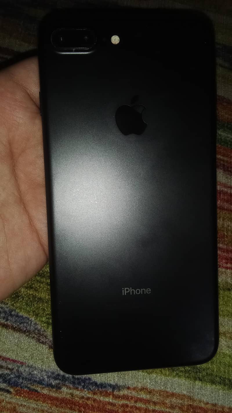 Apple iPhone 7 Plus 1