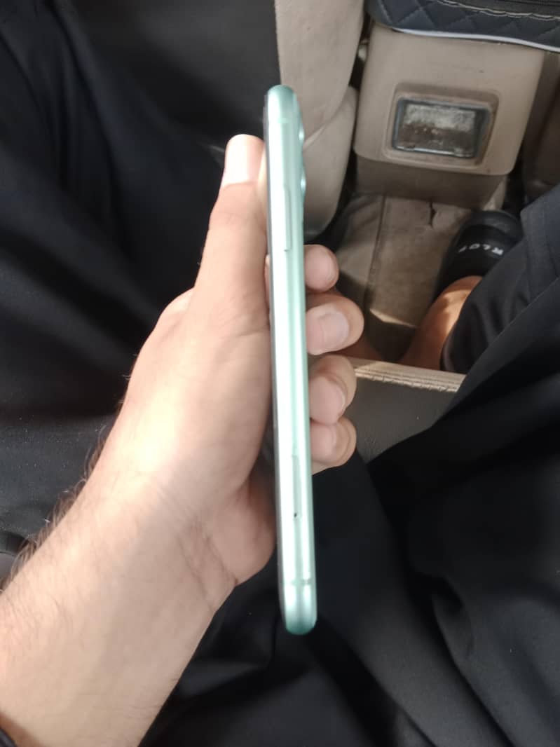 Apple iPhone 11 2