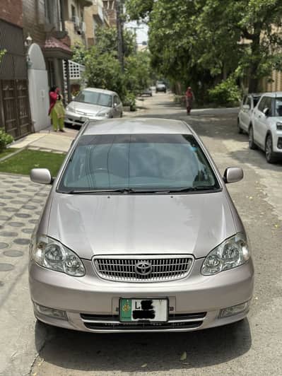 Toyota Corolla SE Saloon