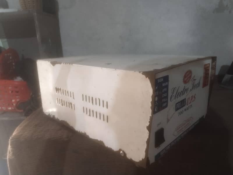 Desi UPS available 0