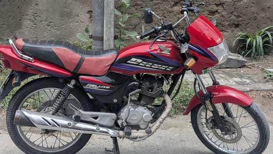 Honda deluxe 2017 model